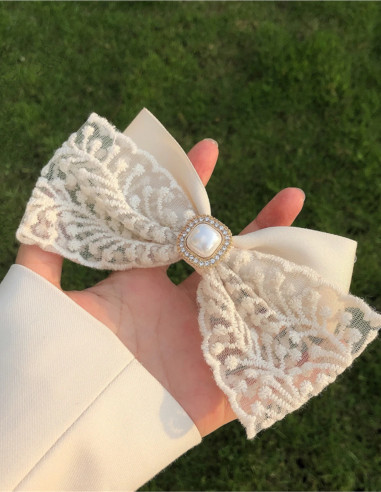 گیره فرانسوی کرم دانتل و ساتن