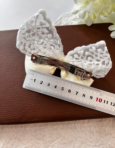 گیره فرانسوی کرم دانتل و ساتن