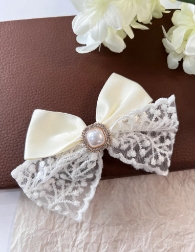 گیره فرانسوی کرم دانتل و ساتن