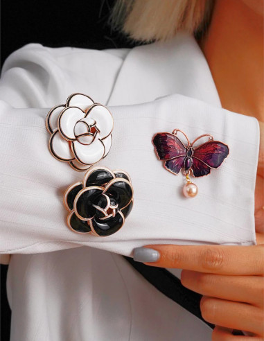 گل سینه شاپرک یاقوتی