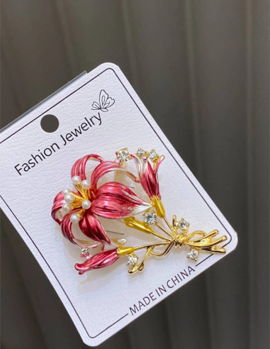 گل سینه شاخه گل صورتی