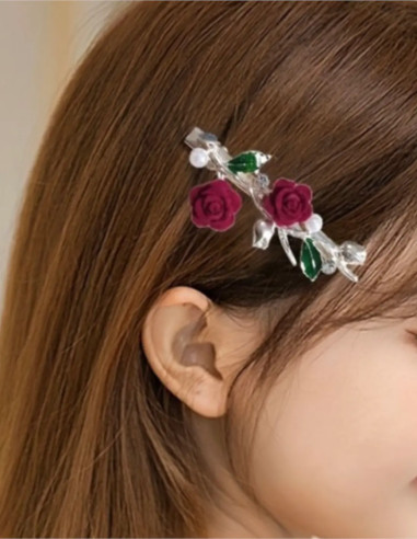 سنجاق /گیره انبری گل رز مخملی