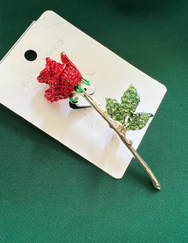 گل سینه گل رز تمام نگین