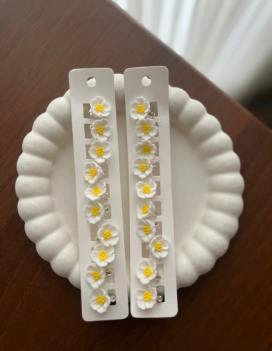 گیره قفلی طرح گل سفید