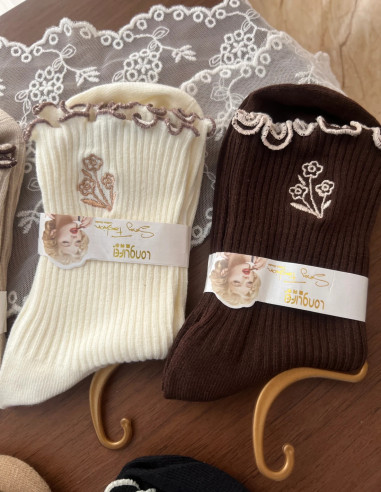 جوراب ساقدار لب فرفری با گلدوزی گل