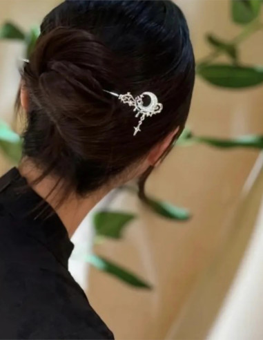 کانزاشی ماه