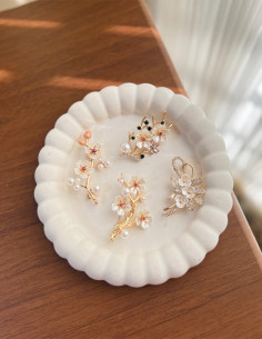 گل سینه شکوفه صدفی