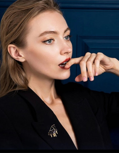 سنجاق سینه پیانو