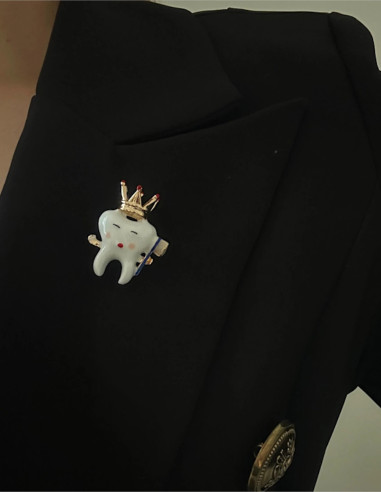 گل سینه دندان تاج طلایی