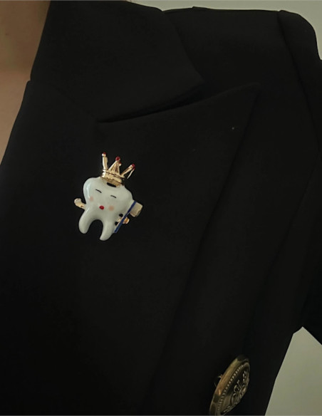 گل سینه دندان تاج طلایی