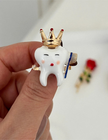 گل سینه دندان تاج طلایی