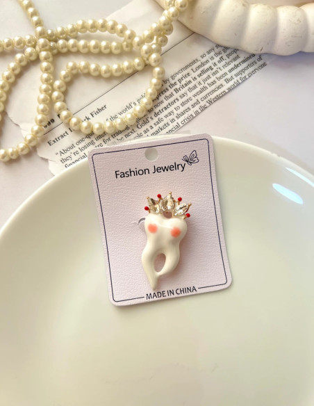 گل سینه دندان تاج نگینی