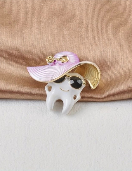 گل سینه دندان کلاه بنفش